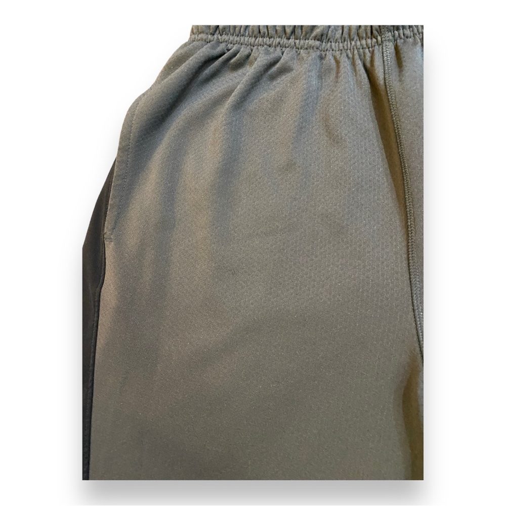 NIKE Dri-Fit Athletic Workout Activewear Basketball Shorts - Picture 4 of 7
